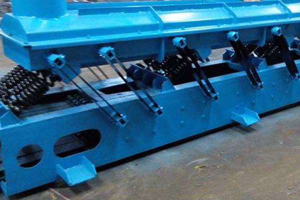 完全平衡式振動輸送機(jī)（連桿式振動輸送機(jī)）的技術(shù)優(yōu)勢與用途